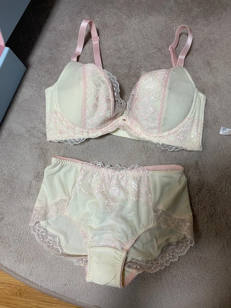 75G 레이스 브라 팬티 세트 (살분만착샷보내요)