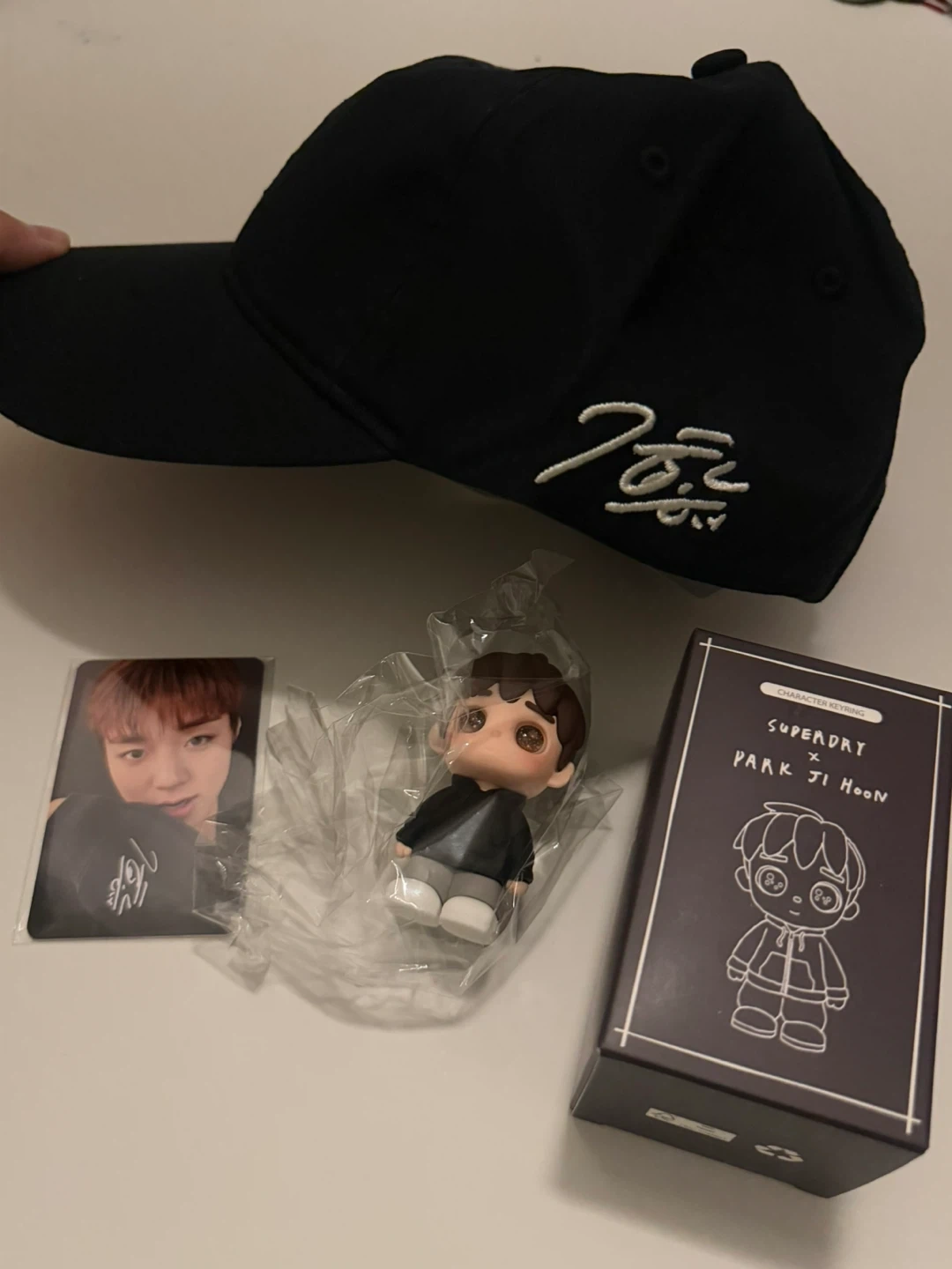 슈퍼드라이 X 박지훈 콜라보 볼캡, 키링, 포토카드