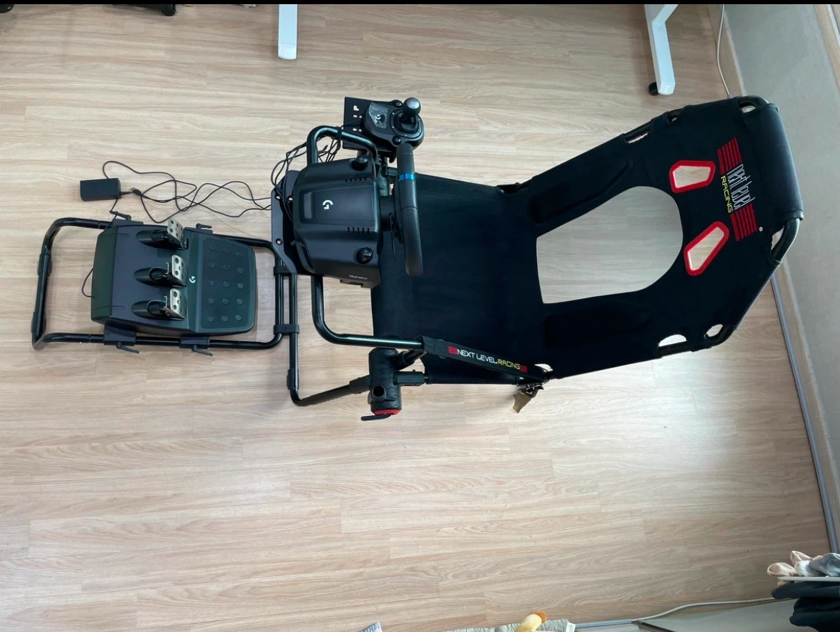 로지텍 G923 레이싱 휠 + 넥스트레벨 거치대