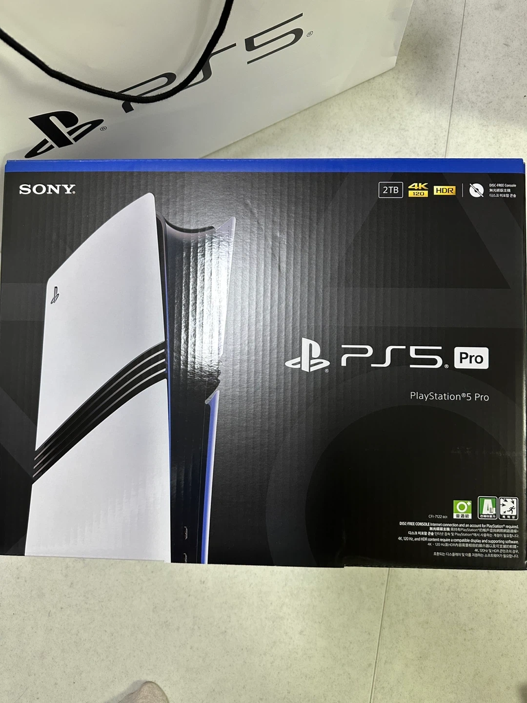 미개봉 PS5 Pro 플레이스테이션 5 프로 2TB + 추가 컨트롤러 +레이저 차징스탠드