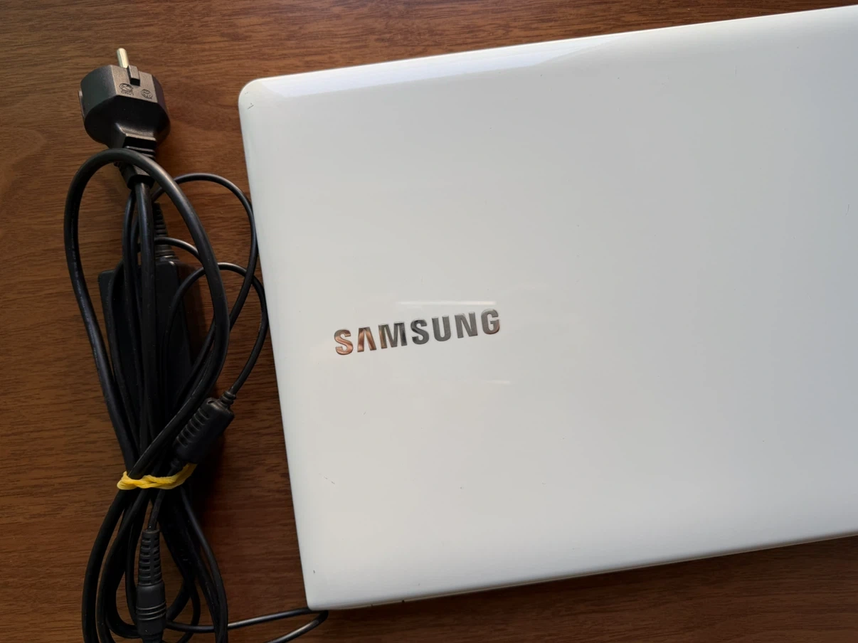 삼성 노트북 15.6인치 NT270E5J-KSAM