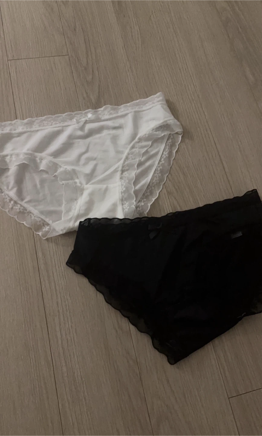 화이트, 블랙 레이스 팬티