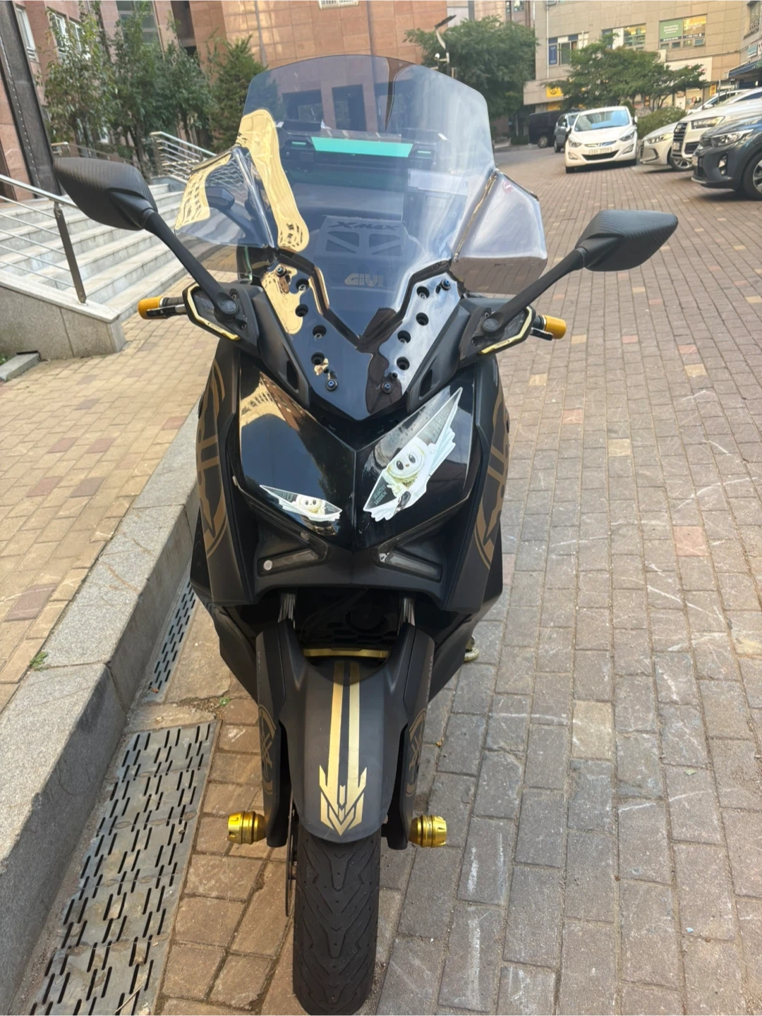 xmax300 24년식 팝니다