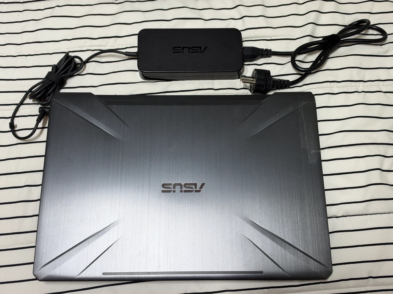 ASUS TUF Gaming FX504 노트북 (i7-8750H, 16GB RAM, 1.14TB SSD)