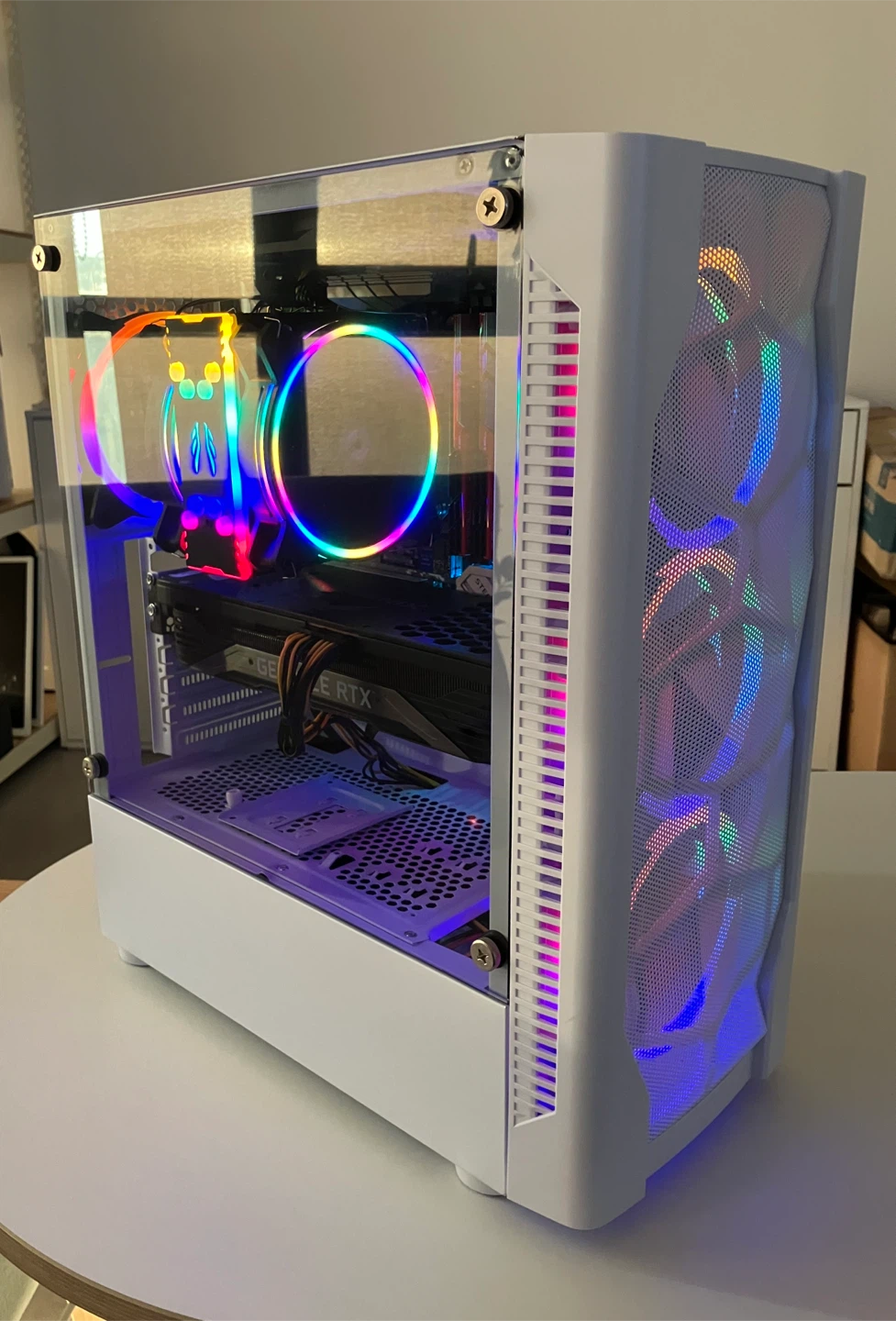 화이트 감성 라이젠5 5600 RTX 3070 게이밍 컴퓨터 데스크탑PC | 디지털기기 | 당근 중고거래