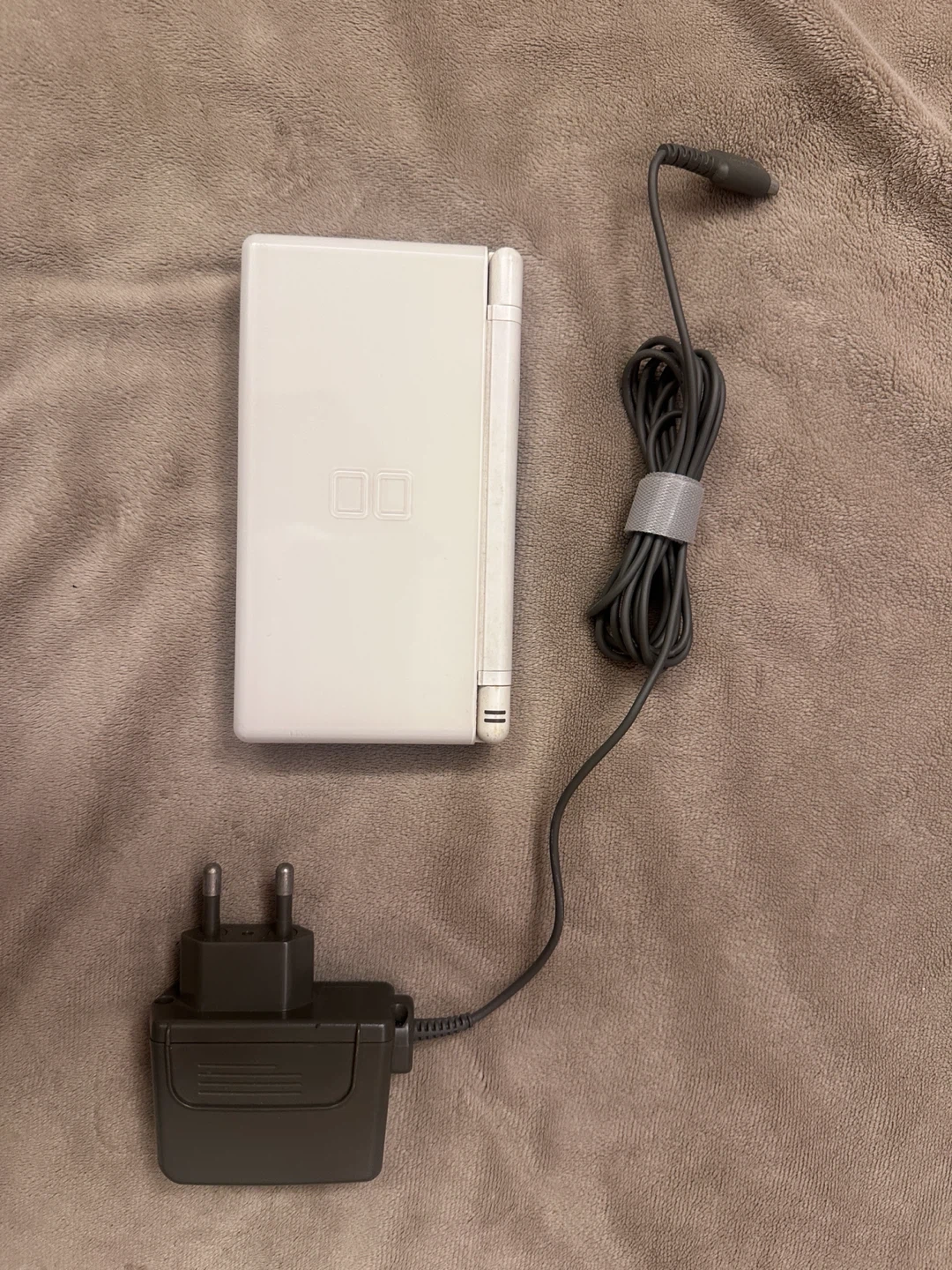 닌텐도 DS Lite 화이트 본체 / 펜 / 충전기 + 동물의숲 + 파이널판타지3 북미판