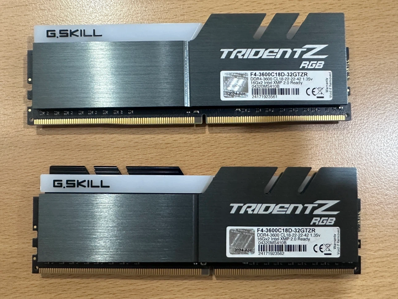 지스킬 트라이던트Z RGB DDR4-3600 16GB 2개