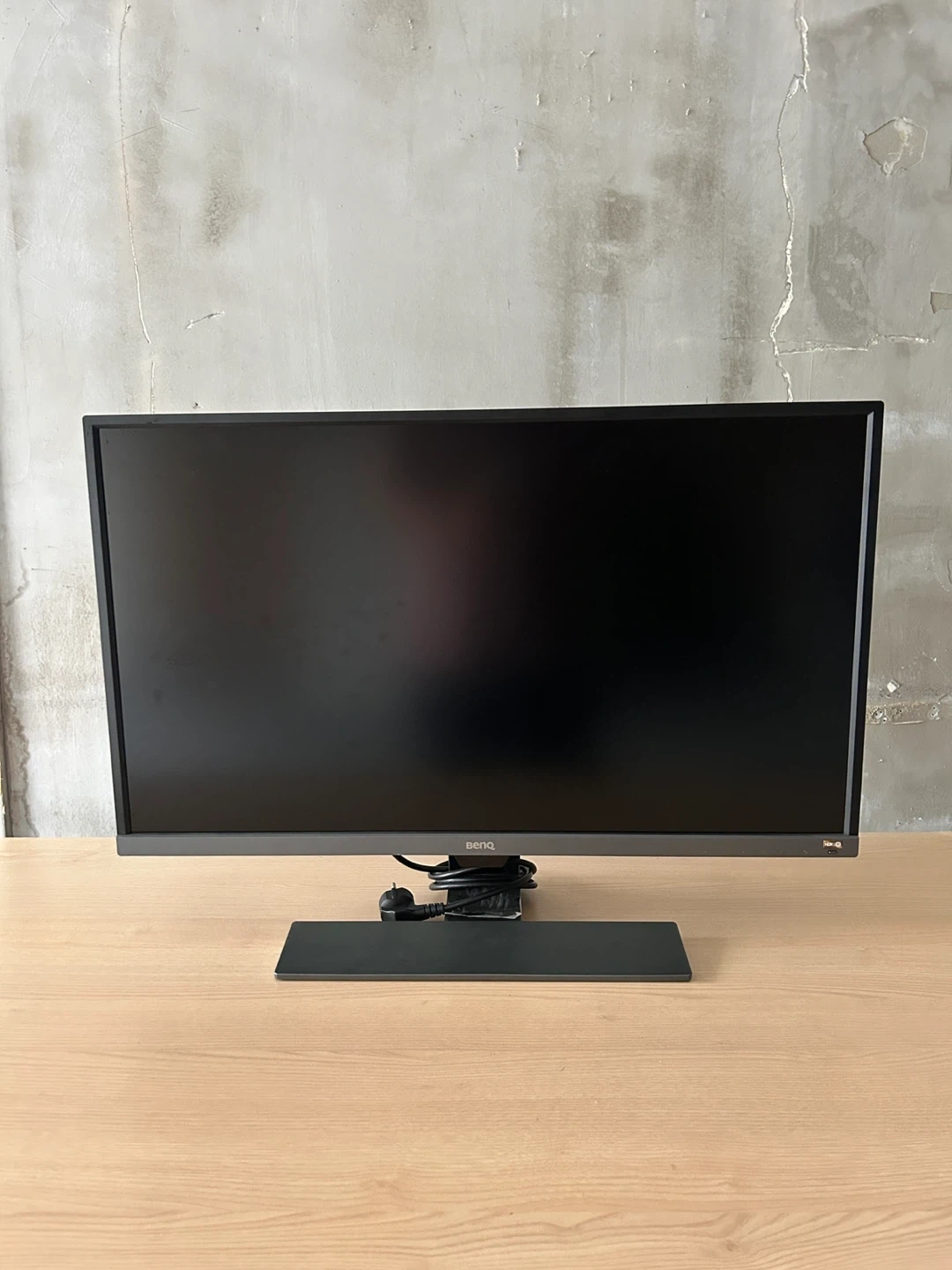벤큐 EW3270U 32인치 4K UHD 모니터!! 35만원 거의 새제품!!