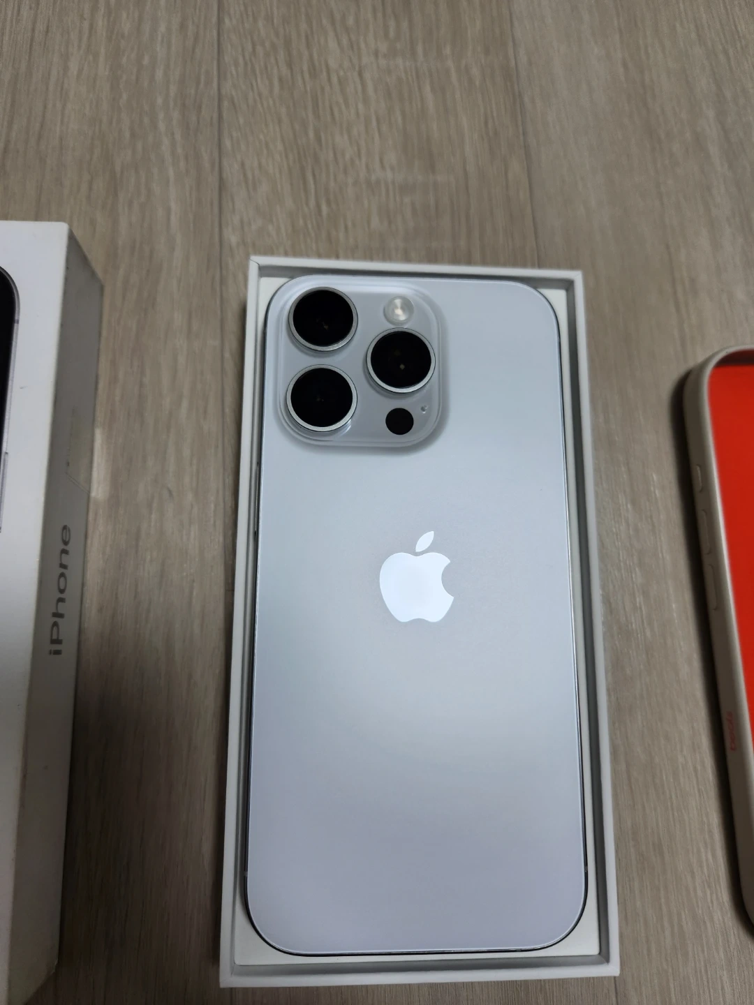 애플 아이폰 16 프로 실버 128GB 판매합니다