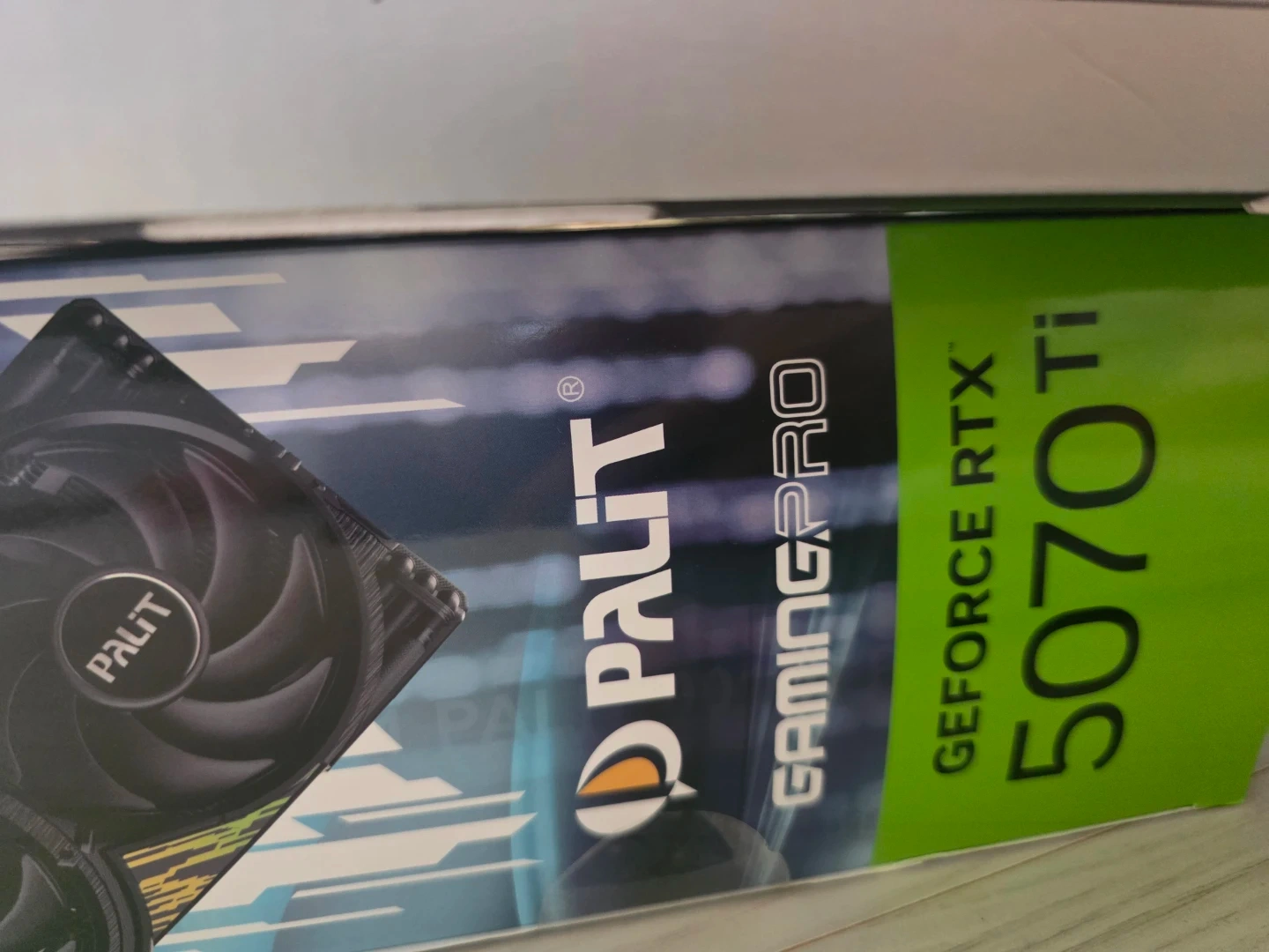 (교환 or판매) PALIT(펠릿) RTX 5070 Ti 게이밍프로 --> 5080 중급 이상 교환