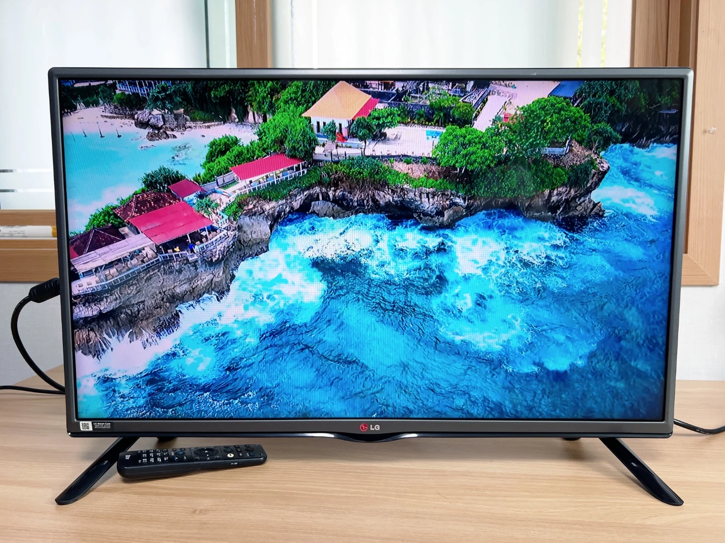 상태좋고 잘 나오는 LG 32인치 LED TV 티비 판매합니다.