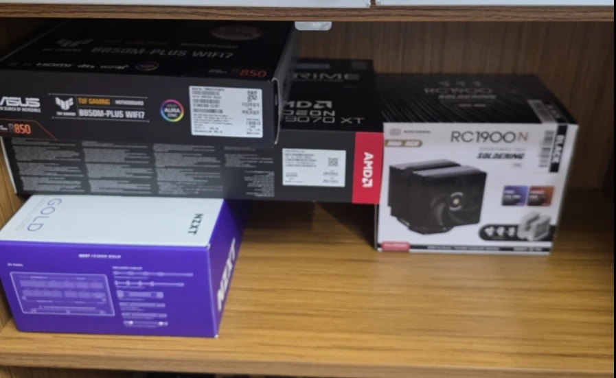9800x3d/9070xt/32GB 완본체 (각개불가)