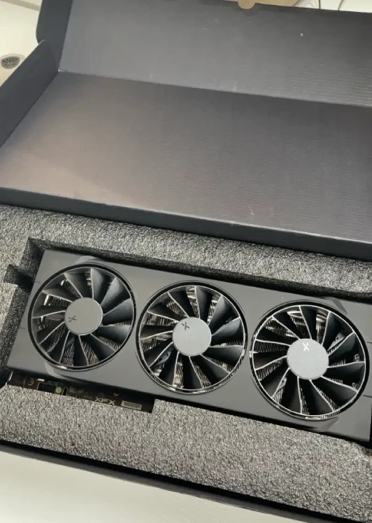 XFX 라데온 RX 9070 XT 그래픽카드