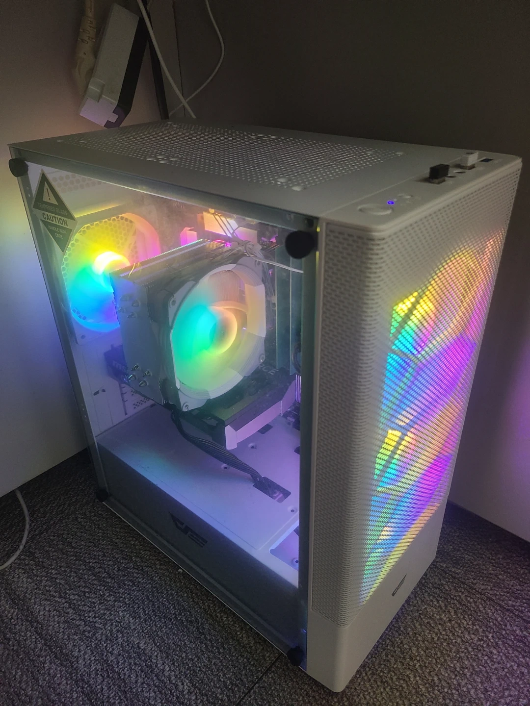 제목 i5-14400F RTX5060 게이밍 PC / DDR5 16GB / 윈도우11