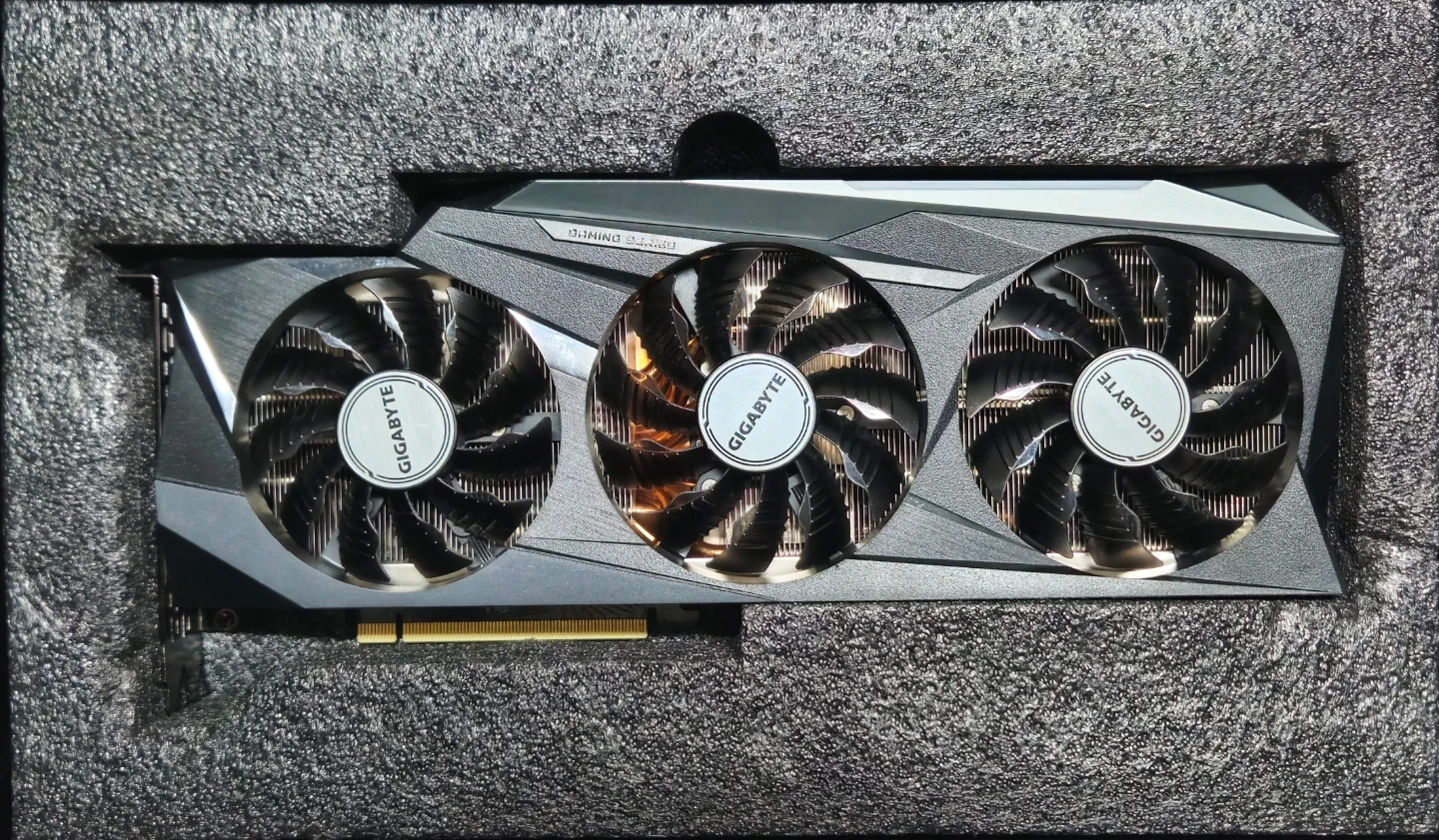 기가바이트 RTX 3080 Ti