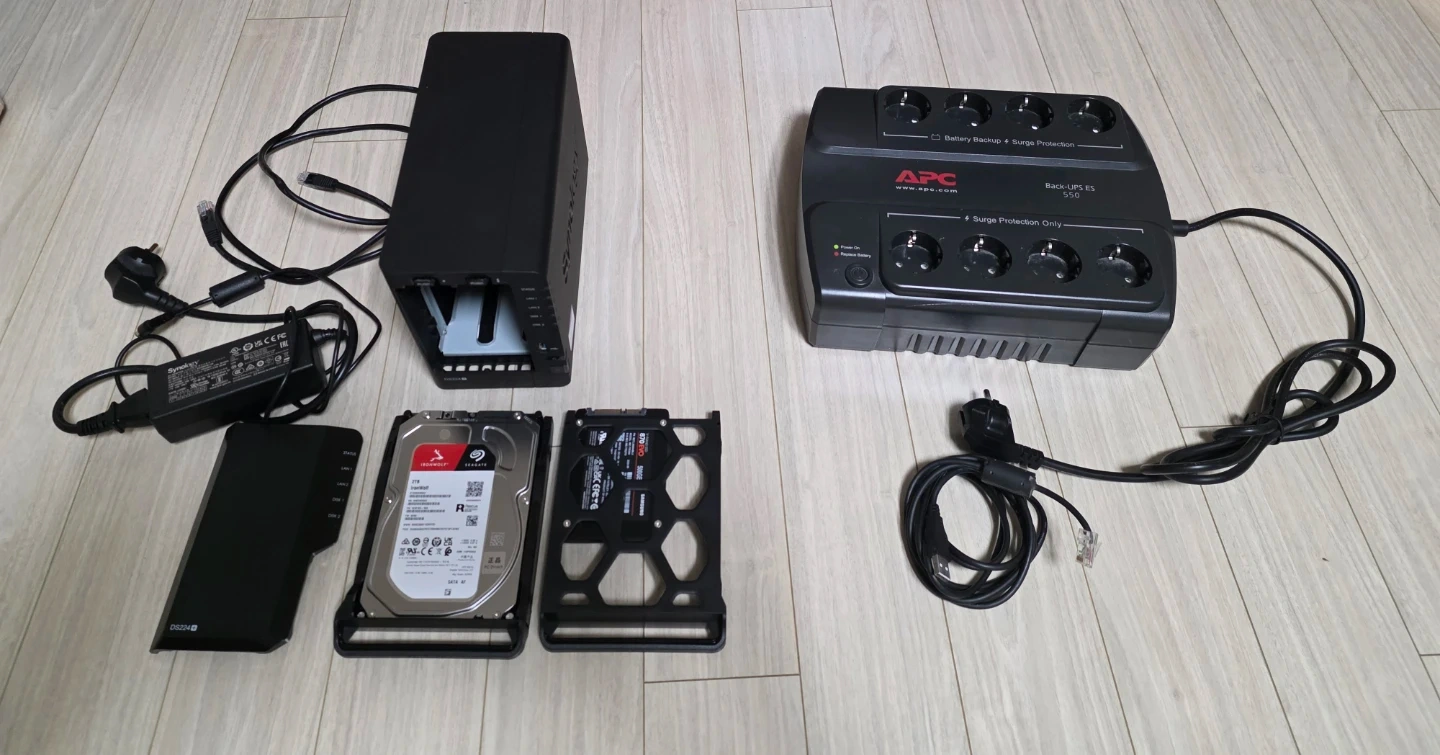 시놀로지 NAS DS224+ 모델과 APC UPS 판매