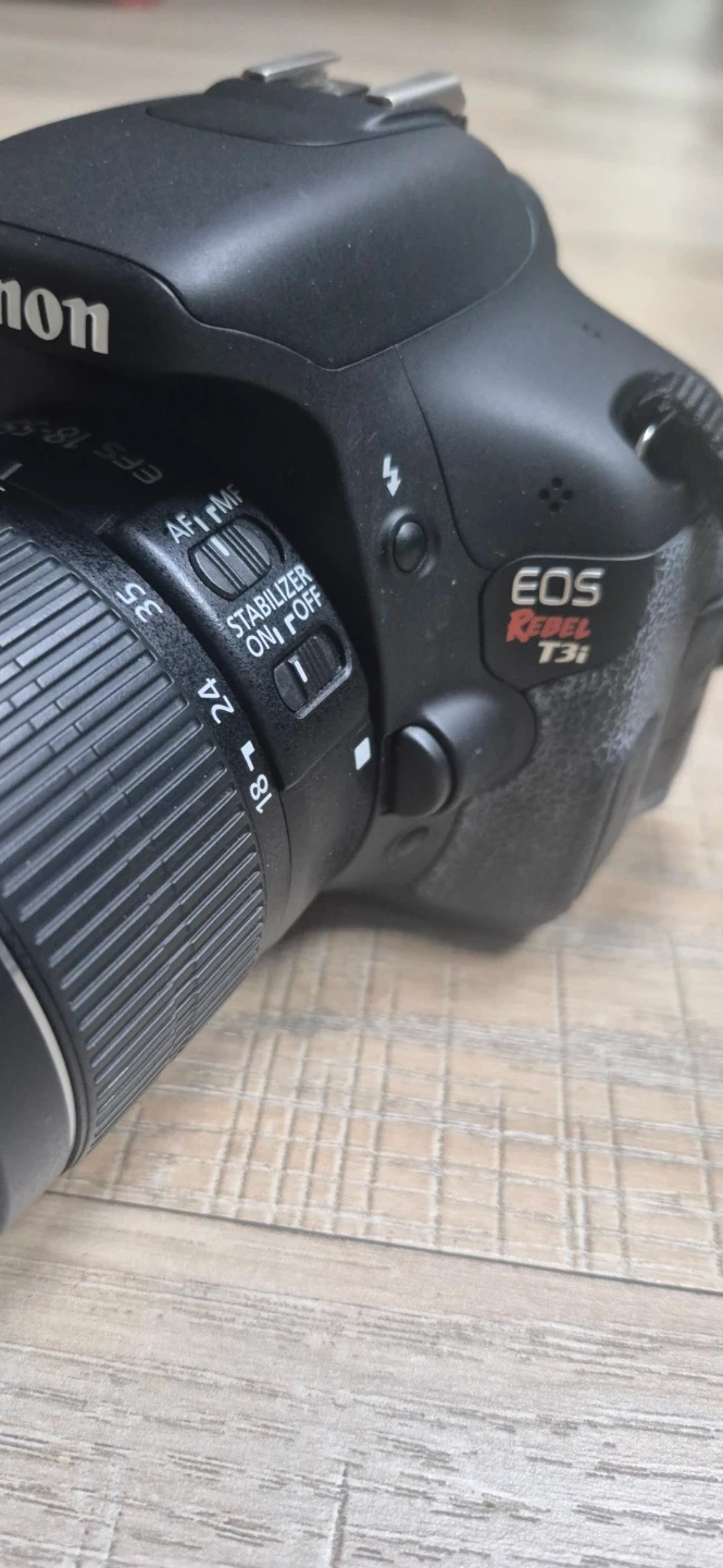 캐논 EOS 600D (Rebel T3i) + 18-55mm 번들렌즈 세트