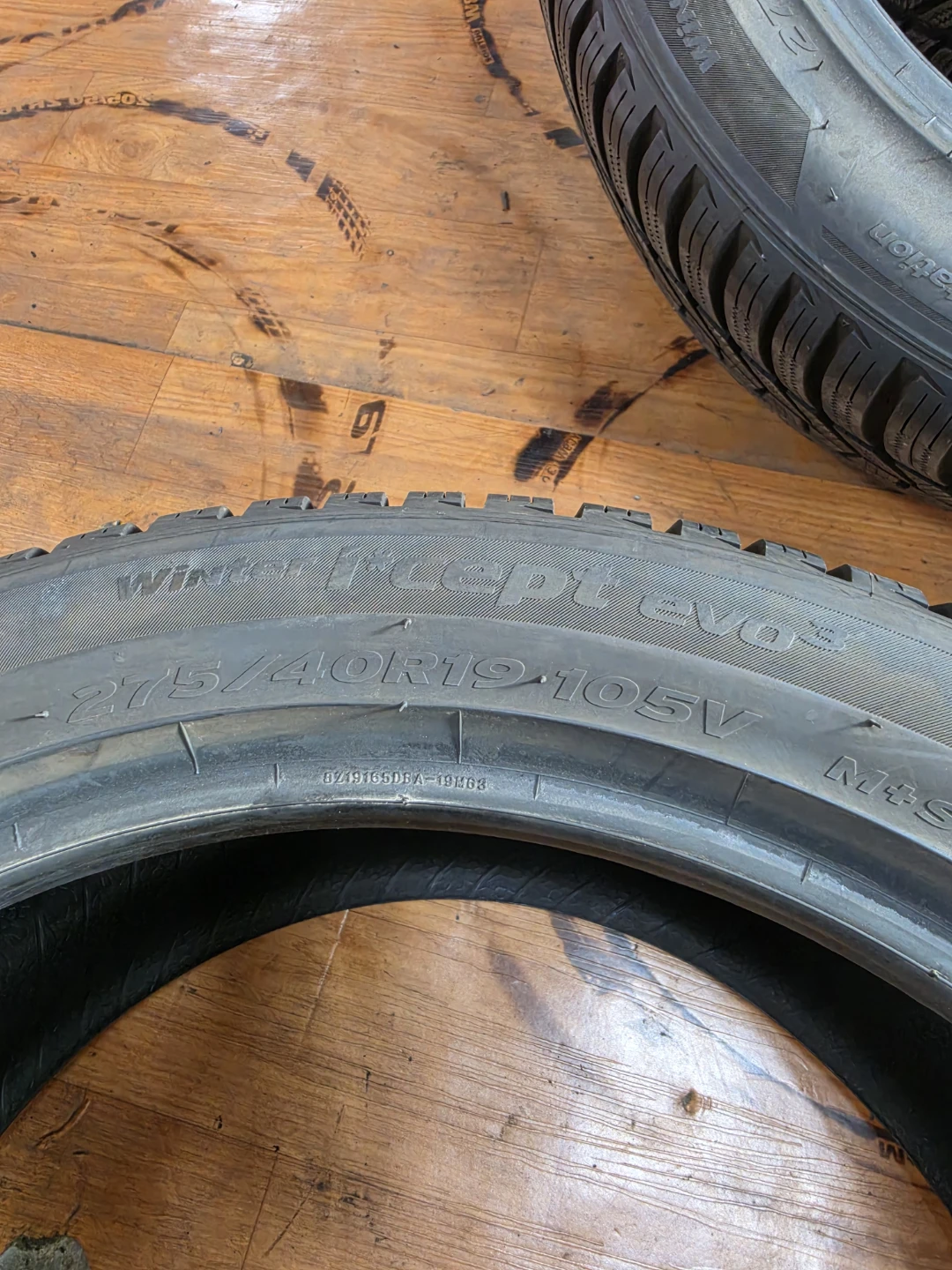 한국 스노우 245/45R19,275/40R19 한대분 | 스포츠/레저 | 당근 중고거래