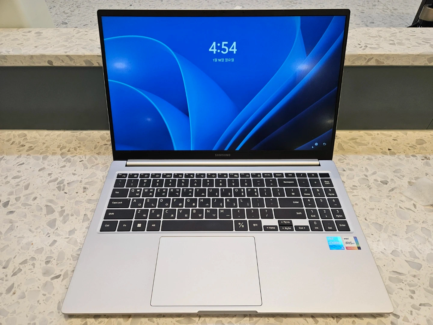 삼성 15.6인치 노트북 NT750XDZ 판매