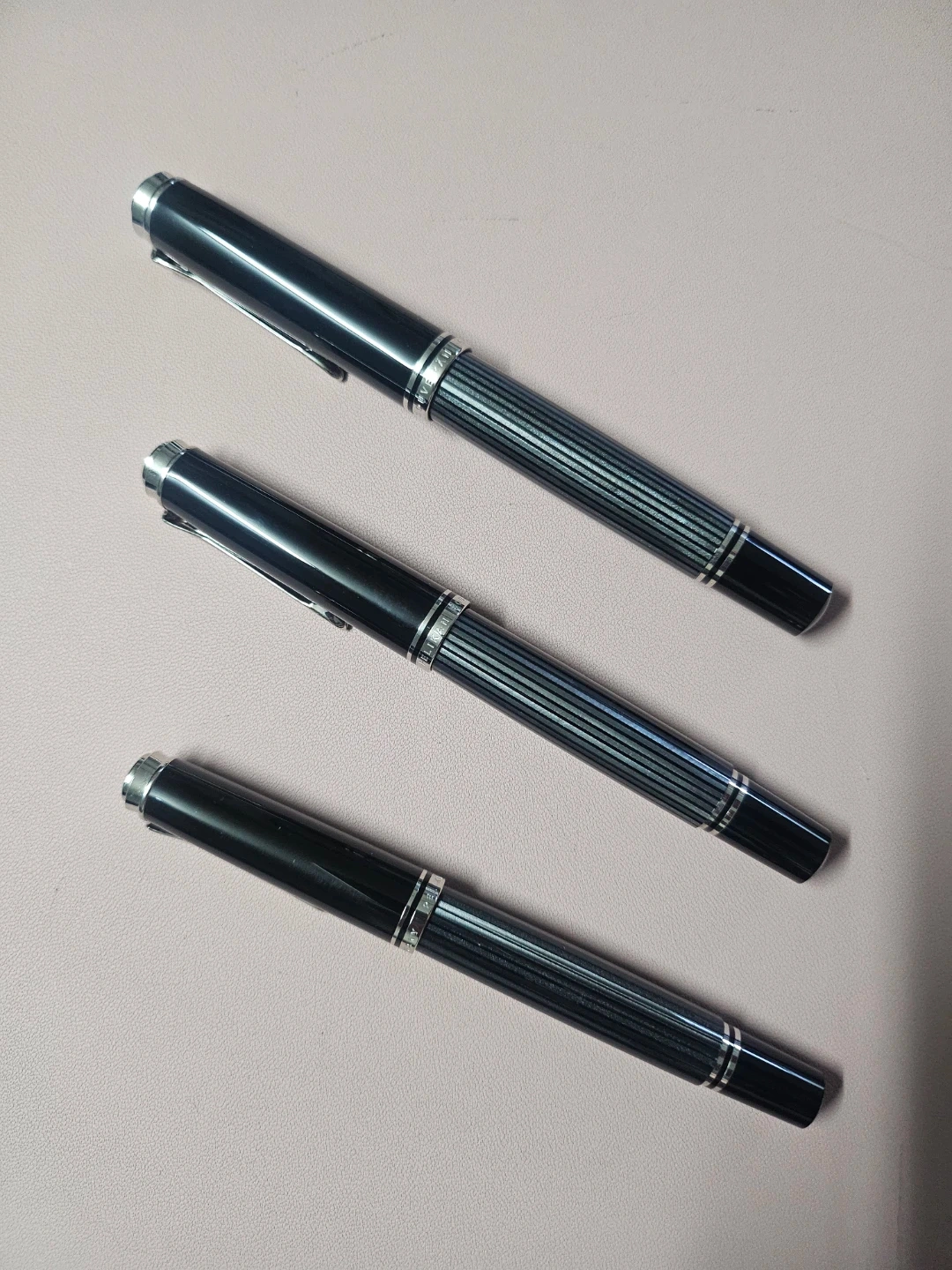 펠리칸 M405, M605, M805 슈트레제만 F닙 만년필 판매합니다.
