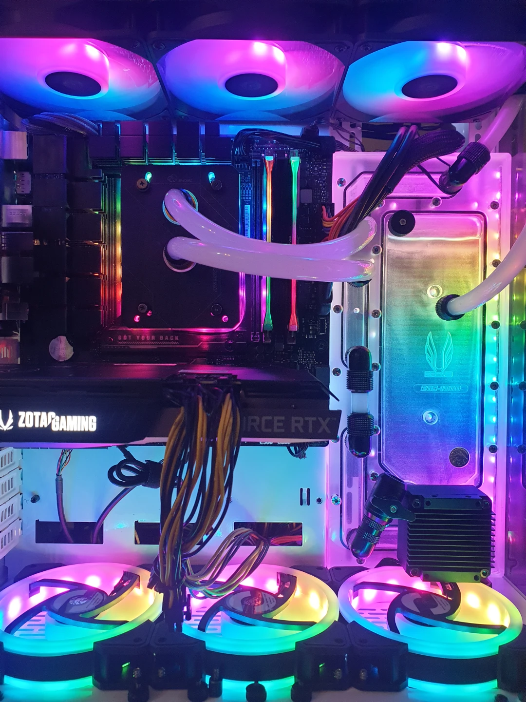 커스텀 수랭 고성능 게이밍 PC 본체입니다. 최신 AMD 라이젠 9600X CPU와 RTX 3070 | 디지털기기 | 당근 중고거래