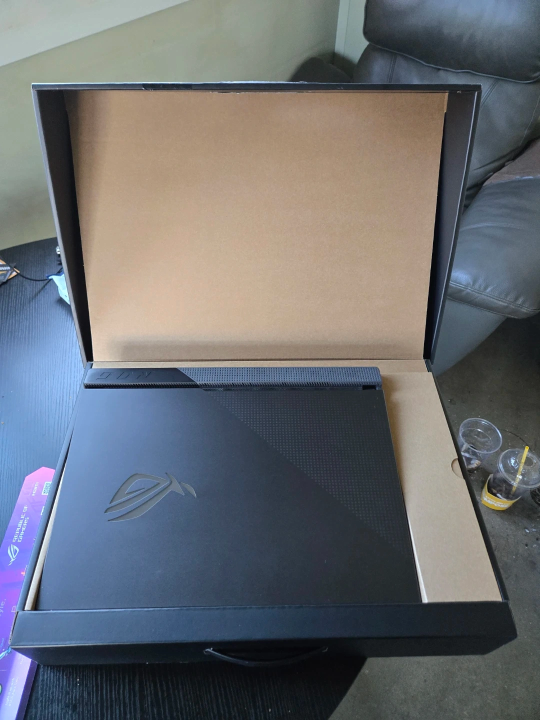 ASUS ROG Strix G513Q 게이밍 노트북(현역 게이밍노트북)
