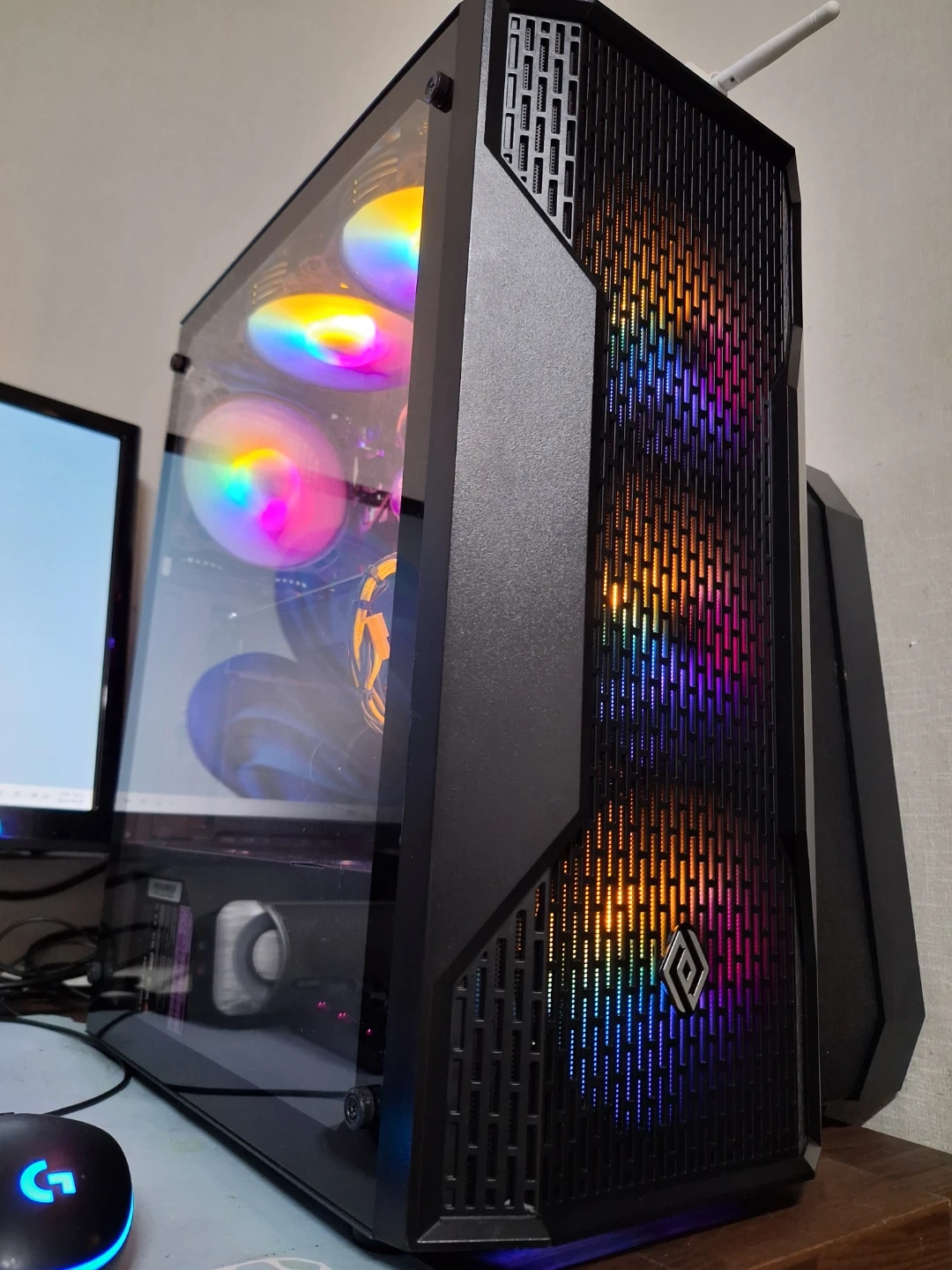 게이밍및사무컴퓨 PC 본체(i7-7700 +GTX 1060 6GB )판매합니다.