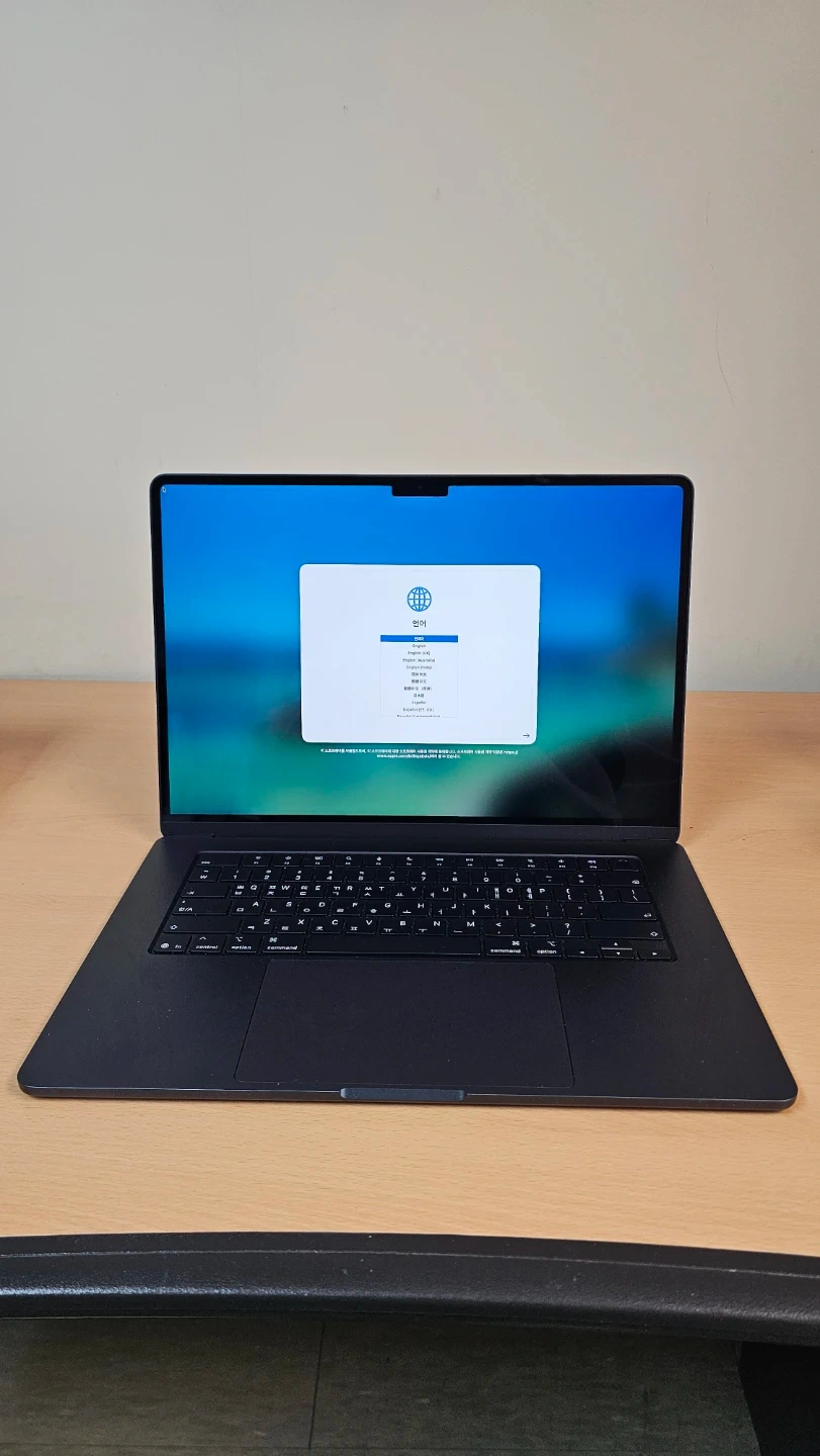 맥북에어 15인치 M5 메모리 24GB SSD 512GB 미드나이트