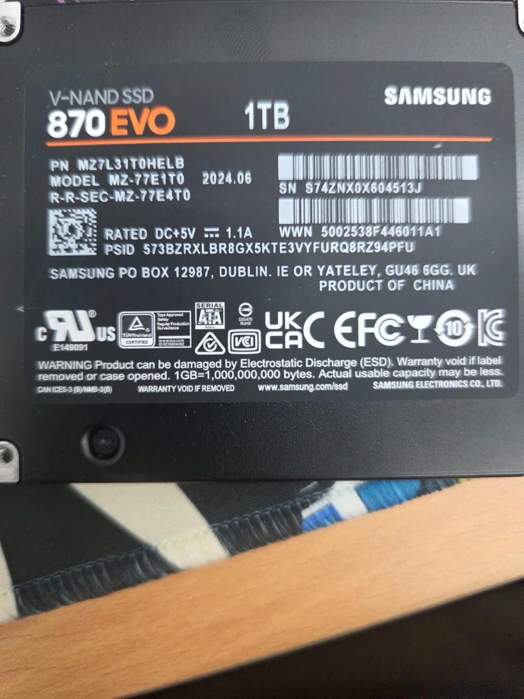 거의 새제품 삼성 870 EVO 1TB SSD 팝니다.