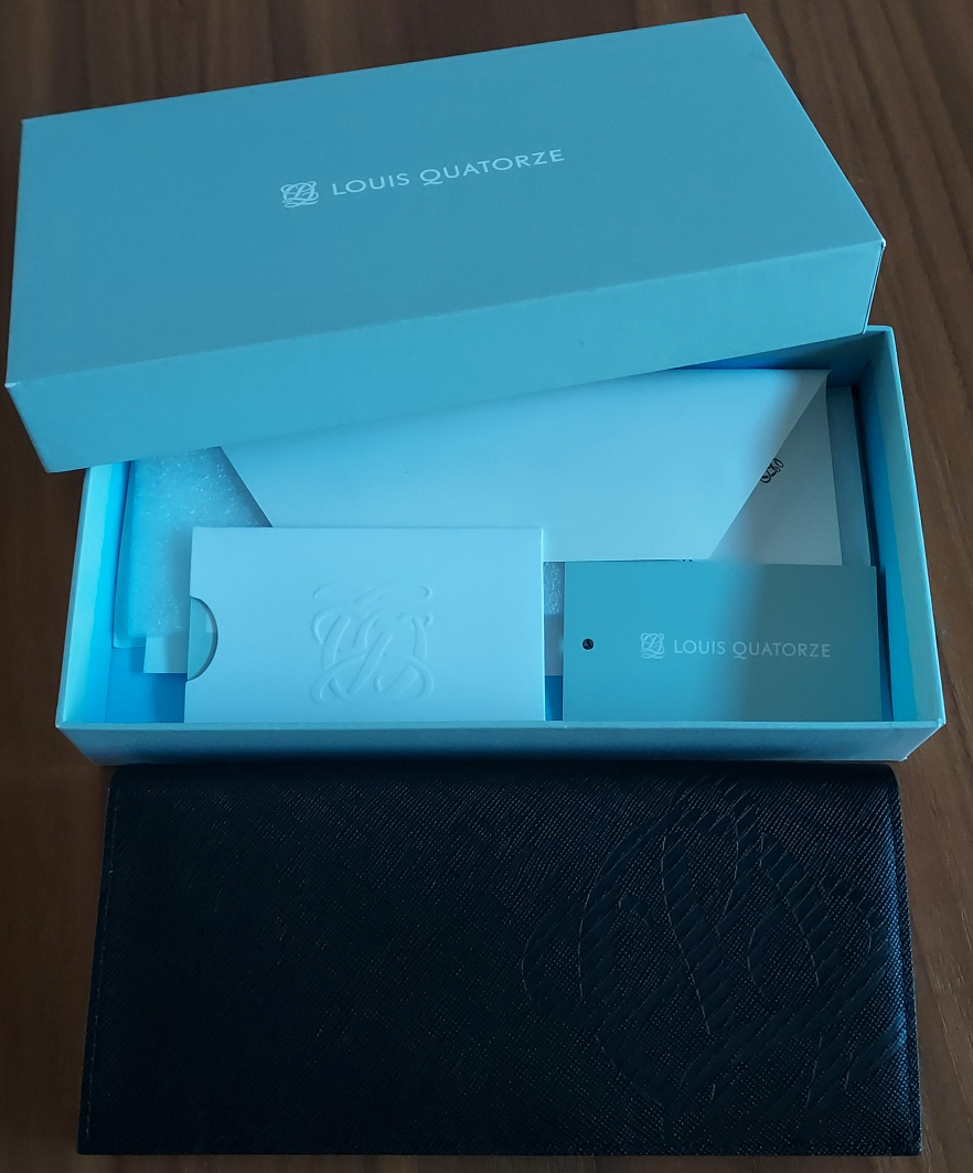 루이까또즈 블랙 장지갑 새상품
