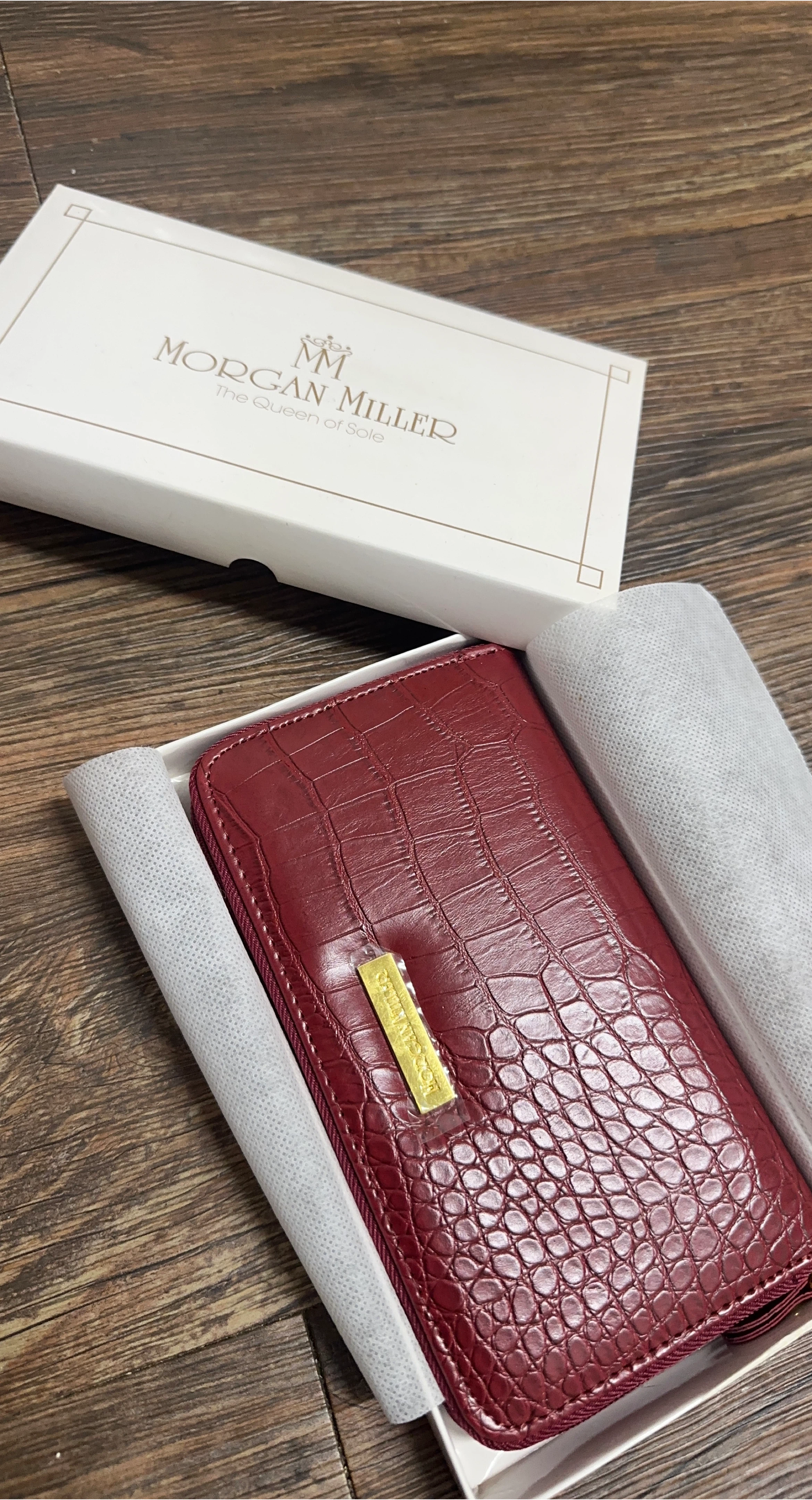 Morgan Miller 붉은색 악어 장지갑 (새제품)