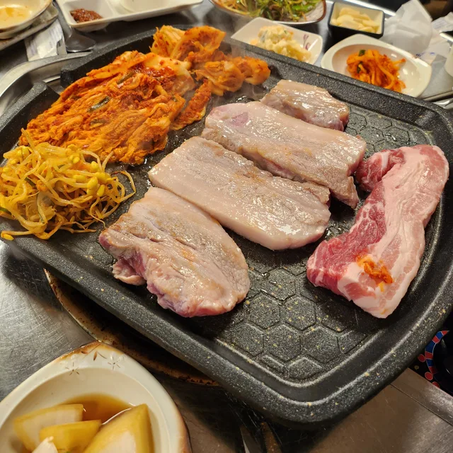 뭔가용이건