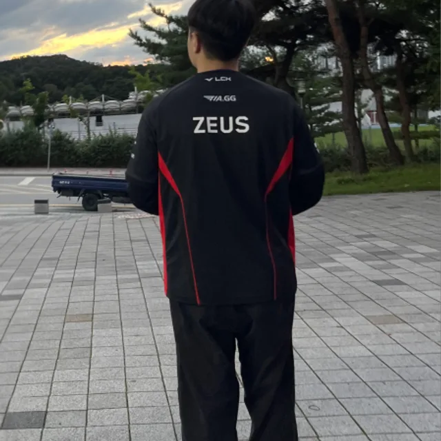 충남제우스