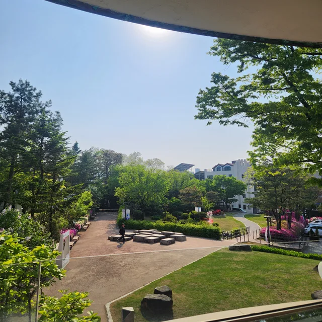 제이J