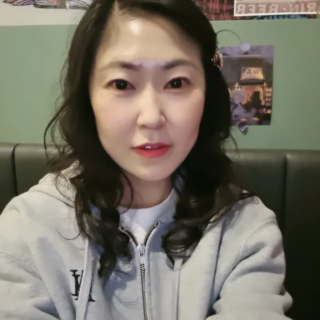 민아
