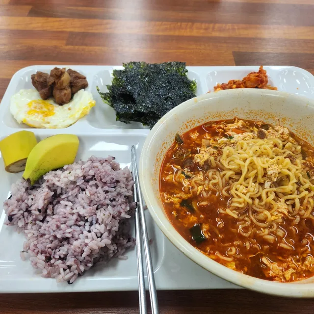 코난