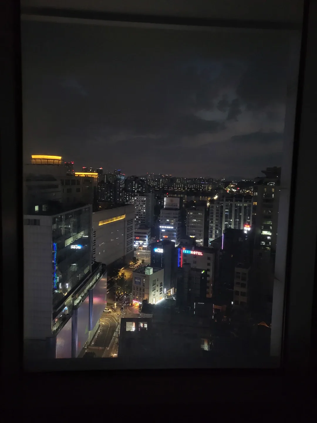 밤마다댄스하는이웃임