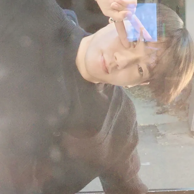 으에데데