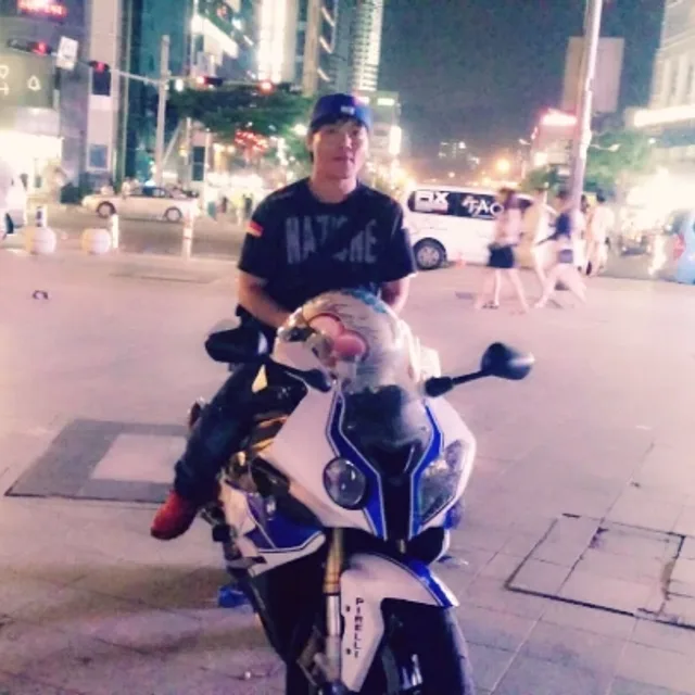 월화수목금토일