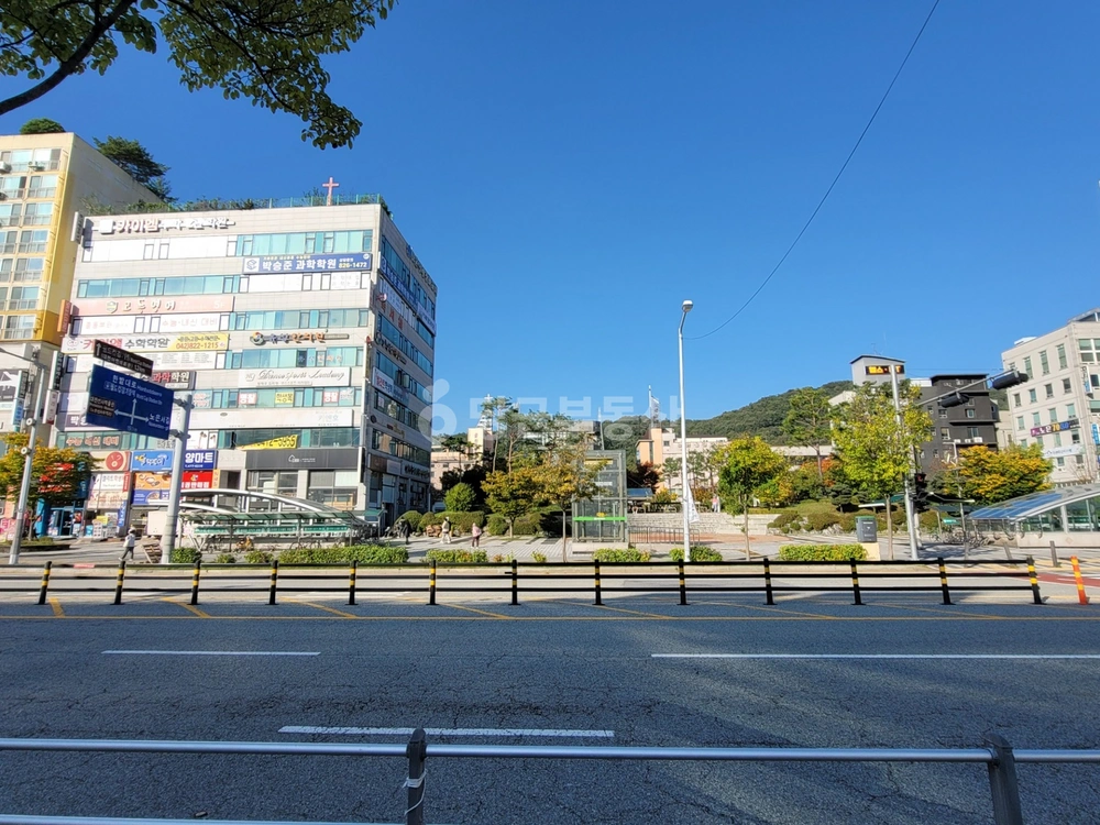 대전광역시 유성구 지족동 상가 사진 1