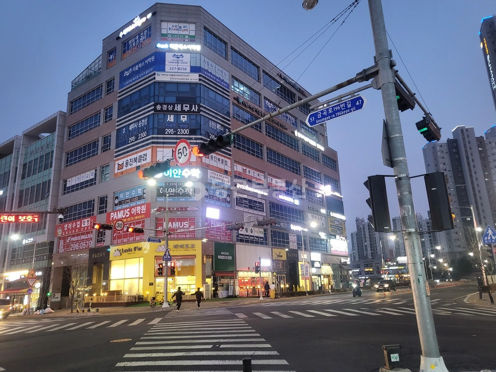 경기도 수원시 권선구 금곡동 상가 사진 1