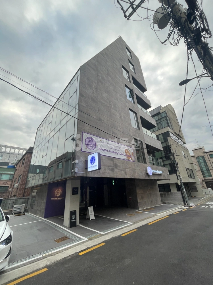 서울특별시 강남구 논현동 건물 사진 1