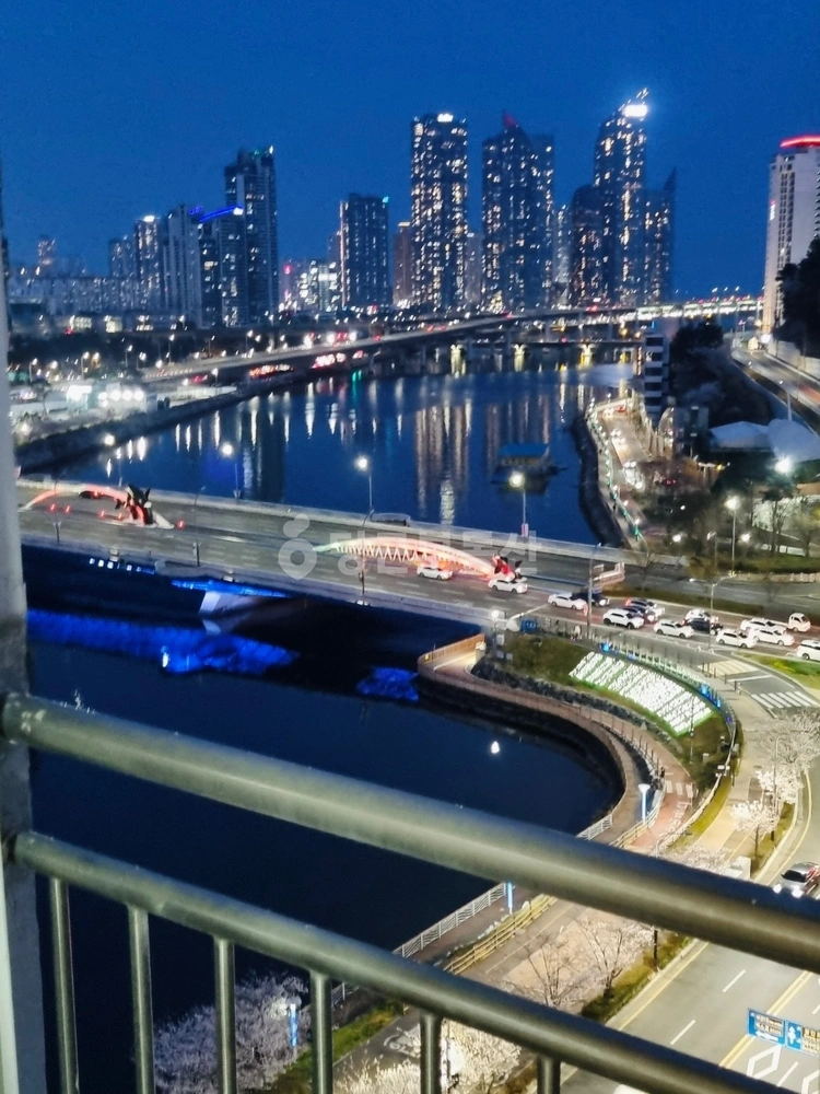 부산광역시 수영구 수영동 아파트 사진 1