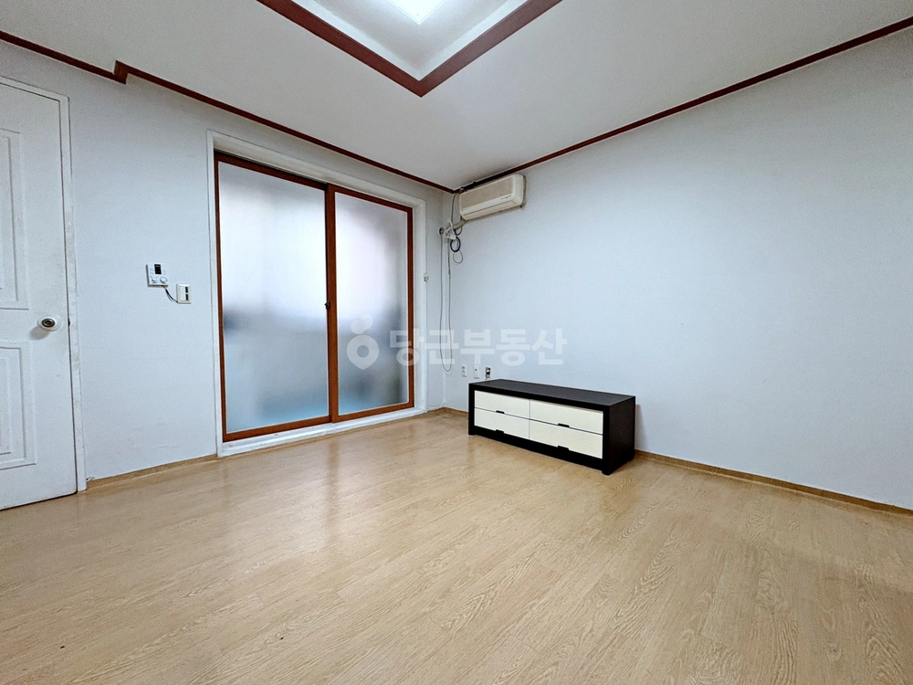 대전광역시 서구 둔산동 원룸 사진 1