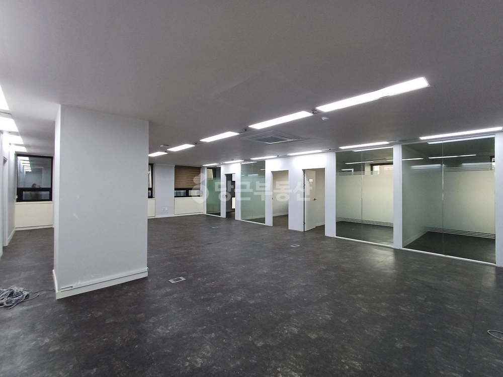 서울특별시 강남구 역삼동 상가 사진 1