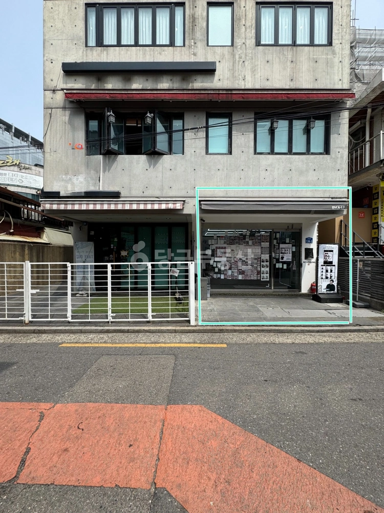서울특별시 마포구 서교동 상가 사진 1