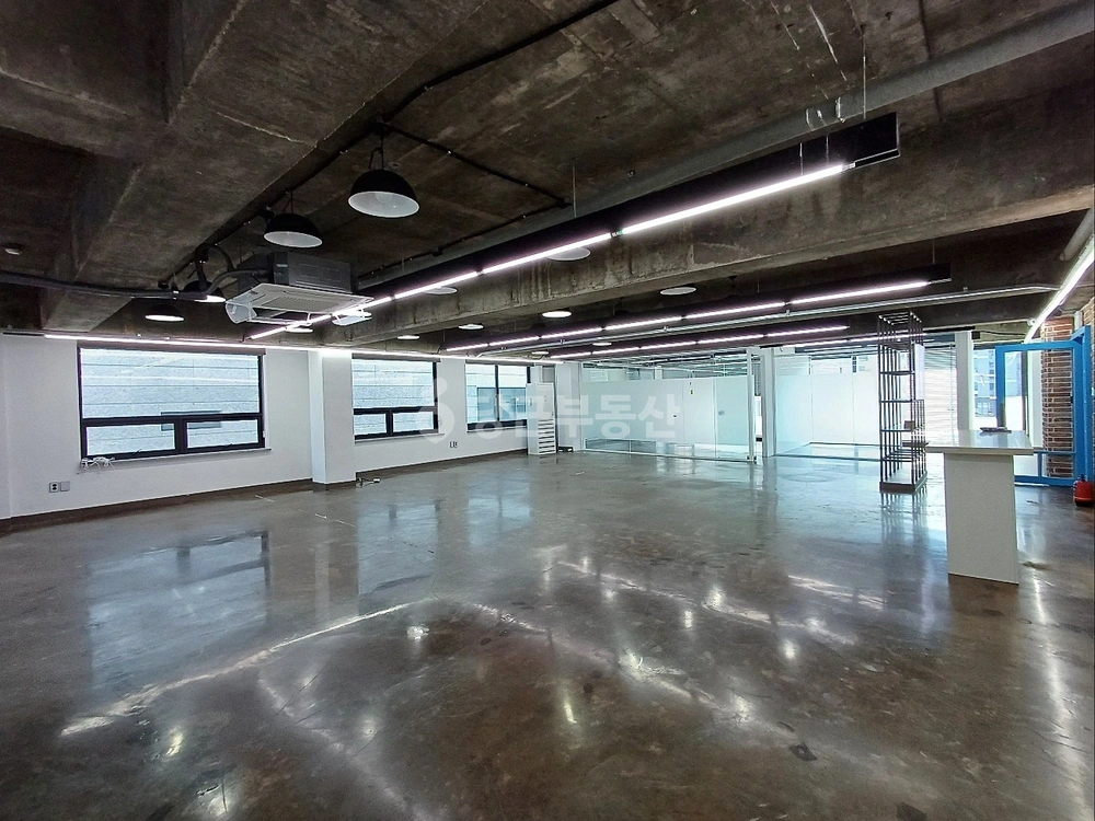 서울특별시 강남구 역삼동 상가 사진 1