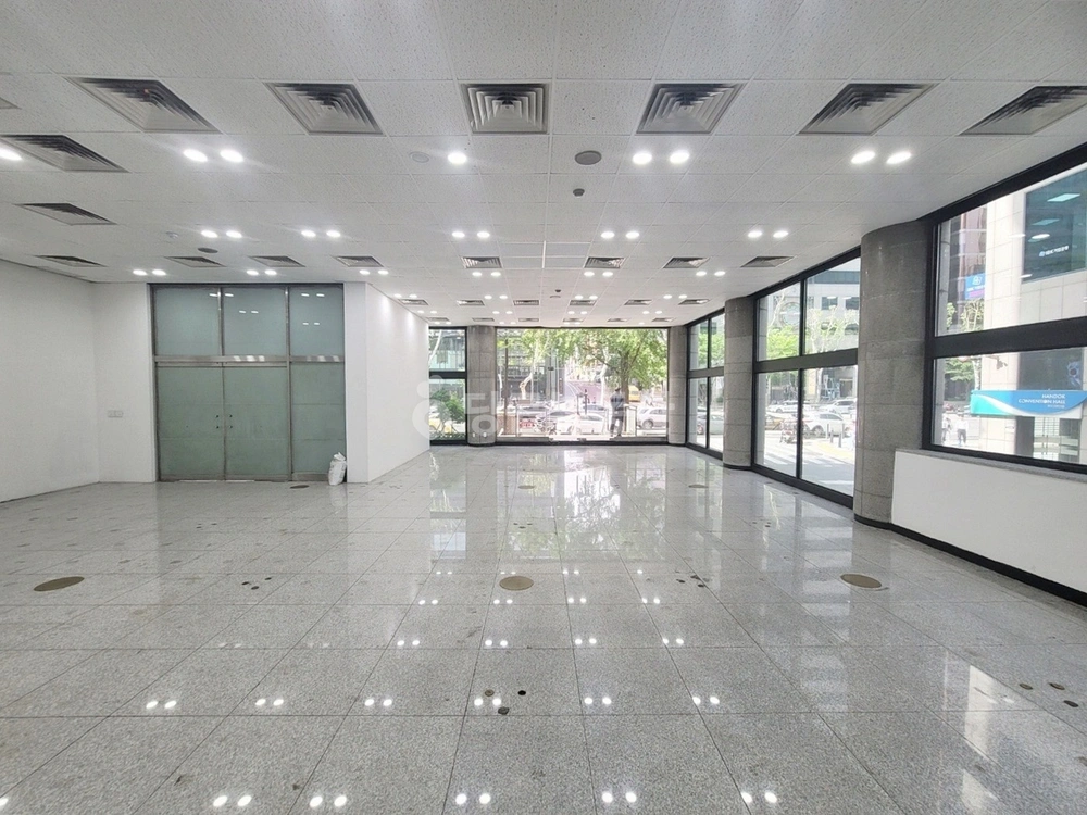 서울특별시 강남구 역삼동 상가 사진 1