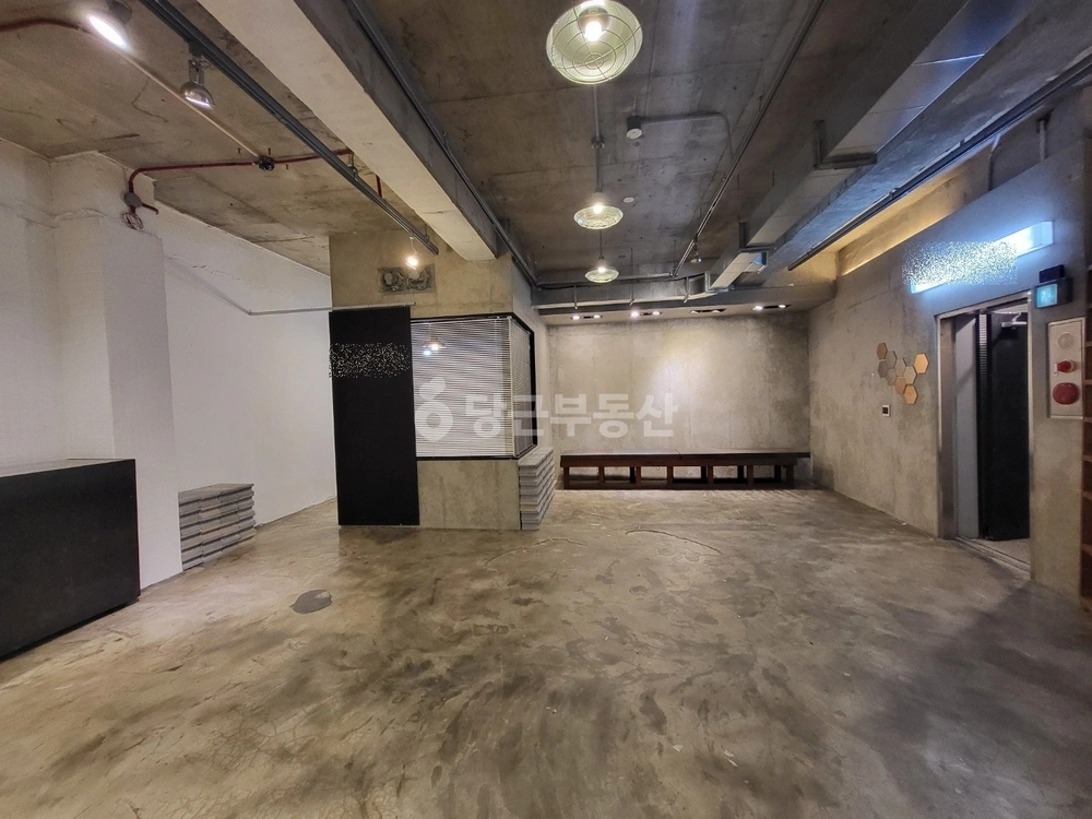 서울특별시 강남구 신사동 상가 사진 1