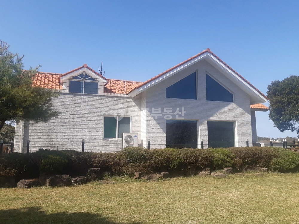 제주특별자치도 제주시 조천읍 빌라(투룸 이상) 사진 1